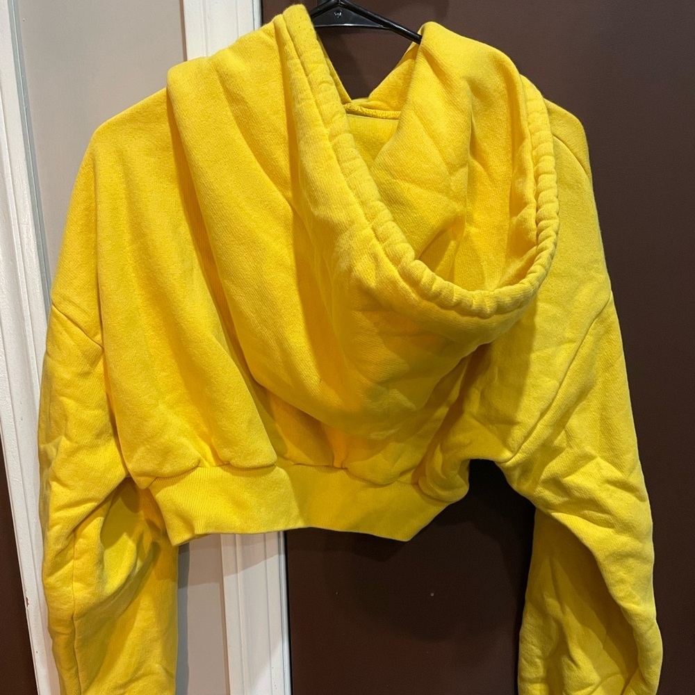 Cropped Yellow Hoodie! - Picture 2 of 3